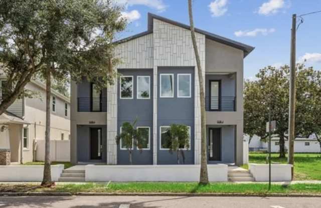 2138 W Beach St photos photos