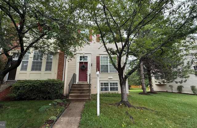 43146 GATWICK SQUARE photos photos