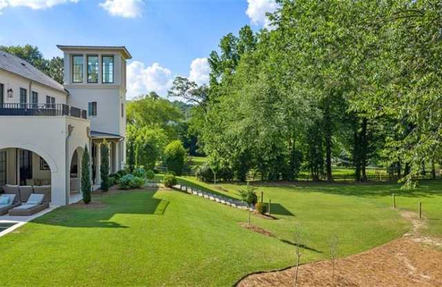 3753 Cochise Drive SE Gallery 2