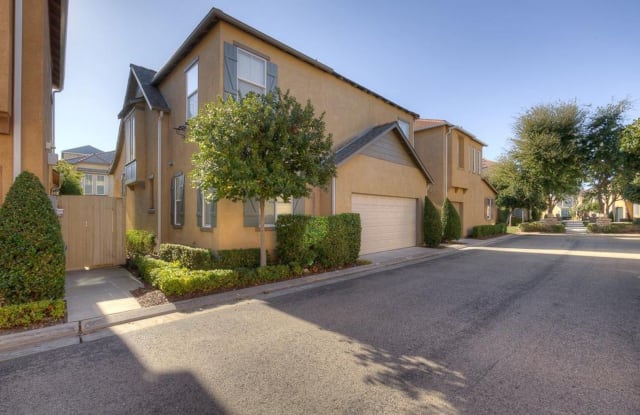 3861 Moody Ln - 3861 Moody Lane, Clovis, CA 93619