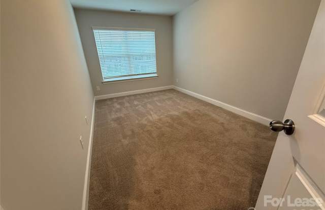 3941 Fadden Street Gallery 2