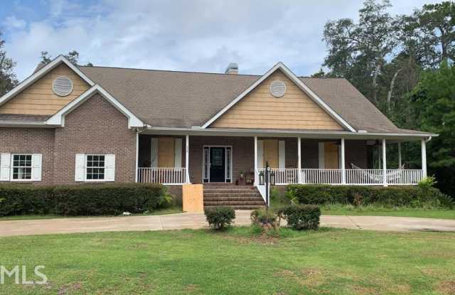 828 Riverview Dr - 828 East Riverview Drive, St. Marys, GA 31558