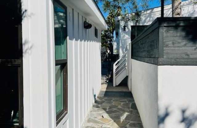 1382 Summit Avenue Gallery 2