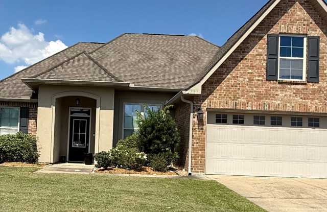 Room to Live, Relax & Enjoy – Spacious 3BR/2BA Home! Gallery 1