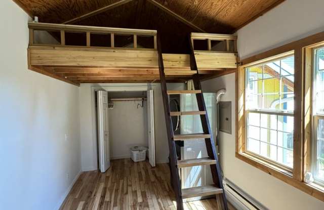 Quaint Studio Loft photos photos