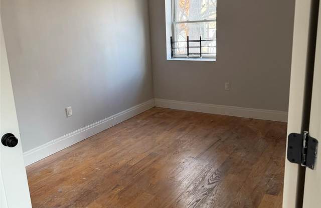 91 E 54th Street photos photos