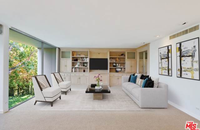 2222 Avenue Of The Stars Gallery 4