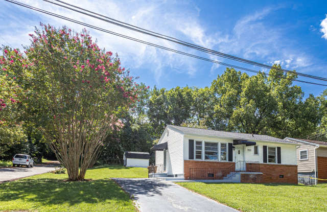 Charming 2-Bed, 1-Bath House in Prime South Knoxville | Walk to Breweries, Restaurants  Waterfront photos photos