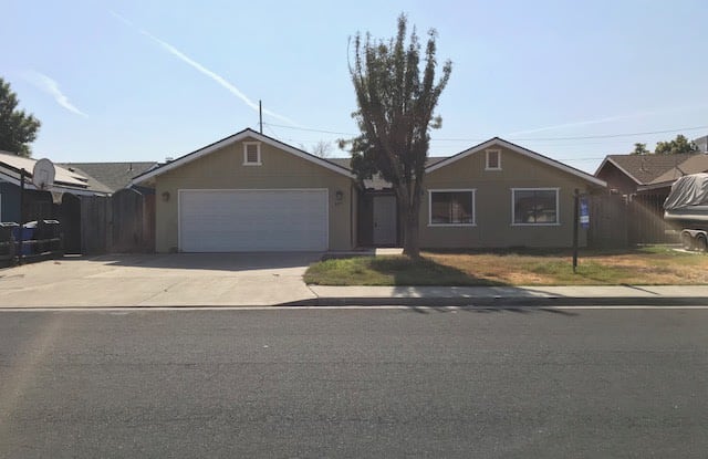 825 Moffat Drive photos photos