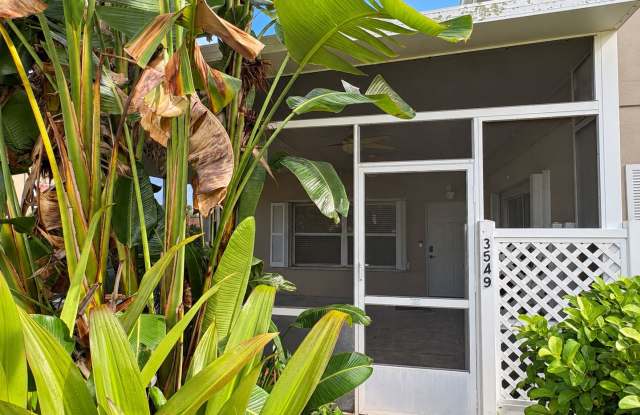 2/2.5 Palm City Townhome in Sunset Trace Gallery 3