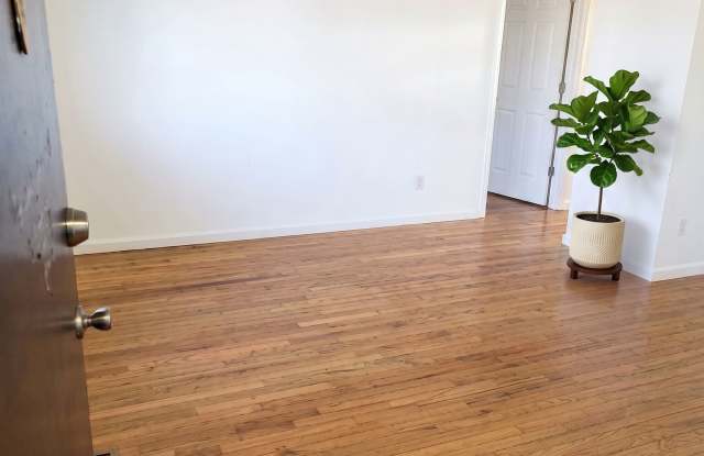 7711 Circle Drive - D Gallery 2