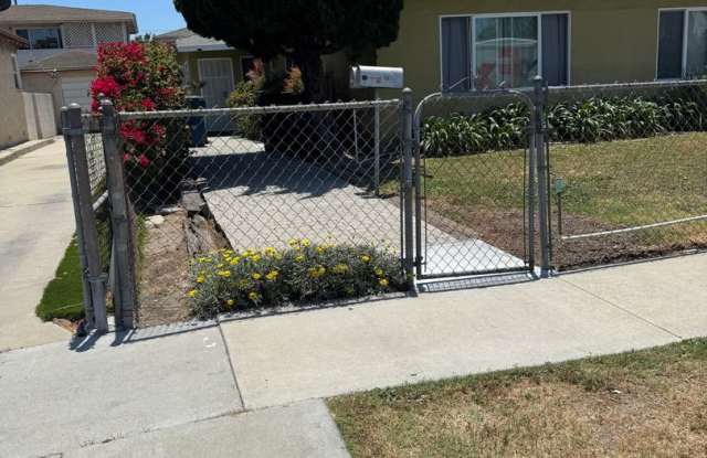 LAWNDALE 3 BDRM DUPLEX FOR LEASE photos photos