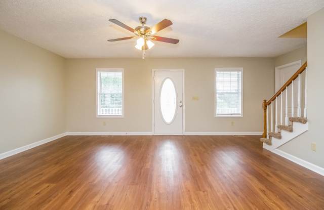 2831 Maple Cir Gallery 2