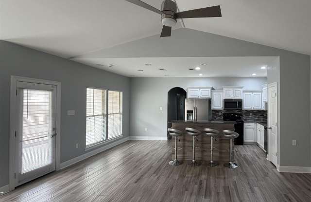 1046 Sedona Pines Dr Gallery 3