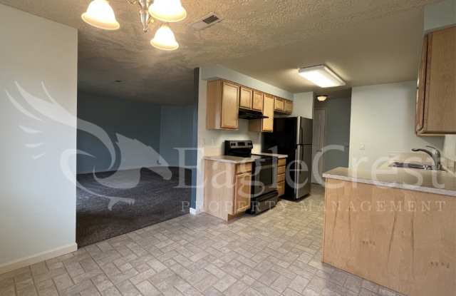 Availability at the Vineyards! 2 Bedroom 2 Bath ~ 2nd Floor Apartment **$200.00 Off 2nd Months Rent** Gallery 1