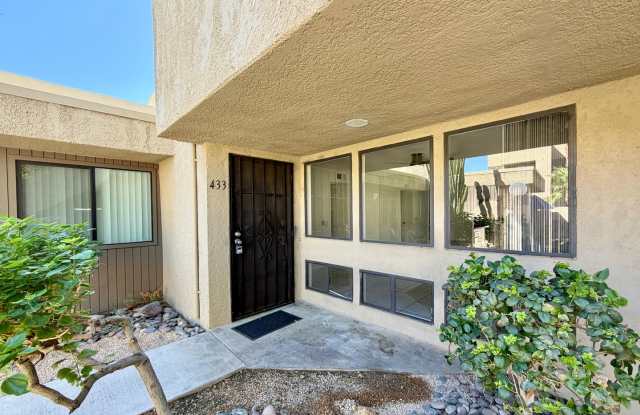 AVAILABLE NOW!! 2 BEDROOM 2 BATHROOM Home in Palm Springs! Gallery 3