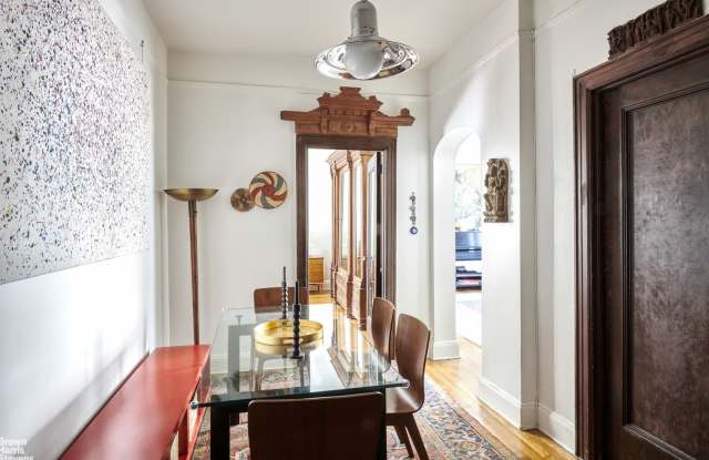 318 West 100th Street Gallery 3