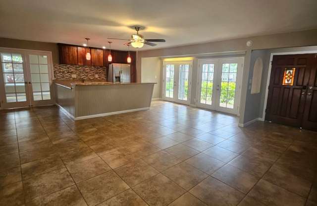 Ocean View 2 bedroom in the heart of Lahaina photos photos