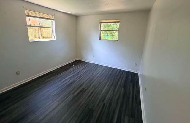 1094 SW MCFARLANE AVE #102 Gallery 4