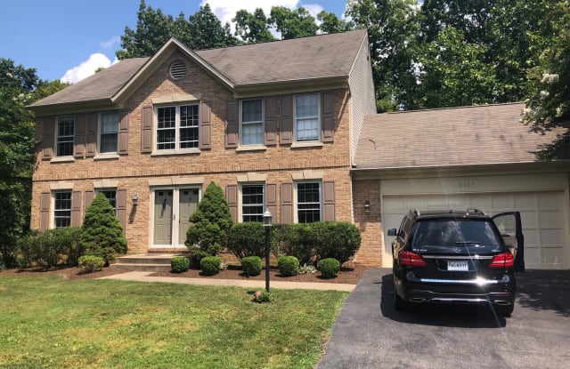 8489 SILVERVIEW DRIVE - 8489 Silverview Drive, Laurel Hill, VA 22079