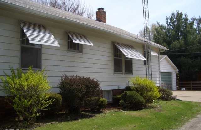 315 W. Pierce Gallery 2