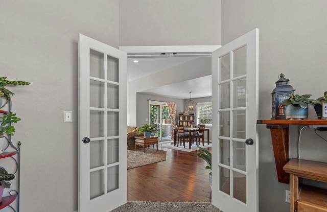 1936 N Bridgeview Dr Gallery 1
