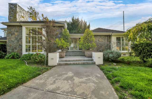 1041 Las Amigas Road photos photos