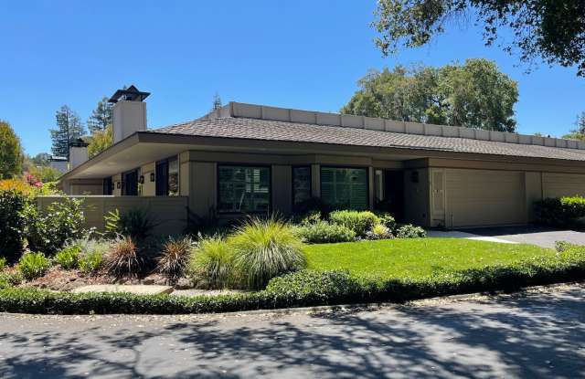 Luxury townhouse, close to town, easy commute to 280, Creekside Oaks gated community, fantastic remodel! photos photos