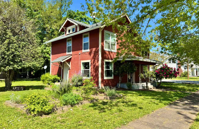 608 4th St photos photos