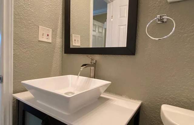 Newport Apartments Gallery 2