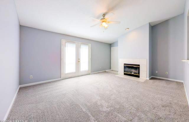 13715 RICHMOND PARK Drive N Gallery 4