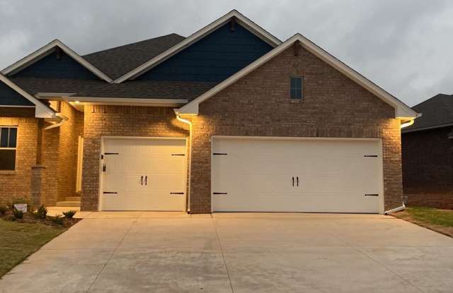 3 Bedroom, 2 Bathroom, 3 Car Garage Home with Storm Shelter in East Edmond Gallery 1