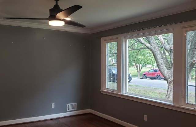 3207 Garrett St Gallery 2