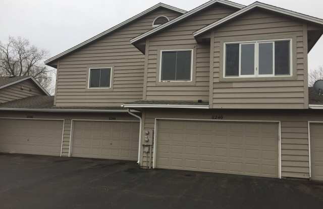 11242 Robinson Dr NW - 11242 Robinson Drive Northwest, Coon Rapids, MN 55433