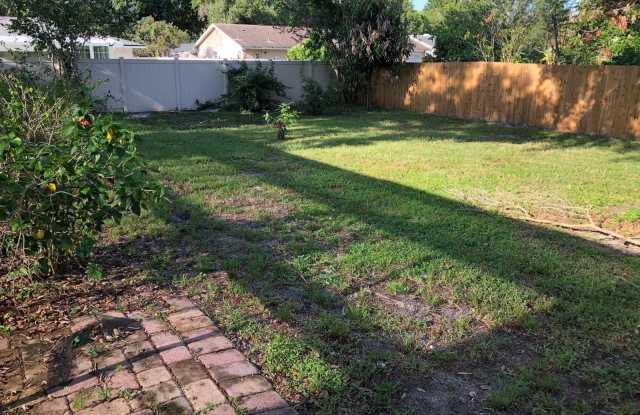 8413 SHADY GLEN Drive Gallery 4