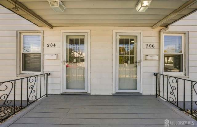 206 Stevens Street Gallery 2
