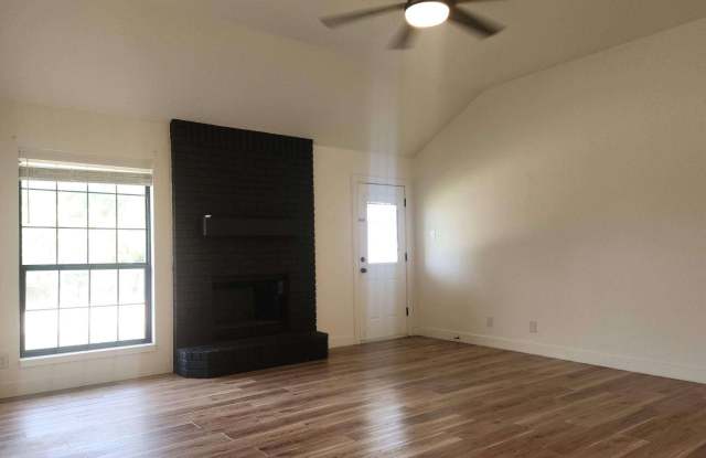 3904 Sawtooth Dr Gallery 2