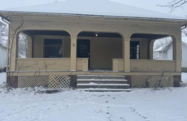 32 S Virginia Ave - 32 South Virginia Avenue, Danville, IL 61832