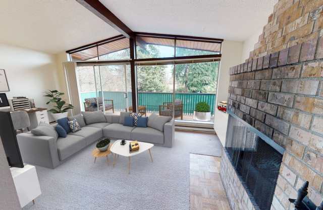 13202 JUST BLOCKS TO CARKEEK PARK AND CENTRALLY LOCATED Gallery 2
