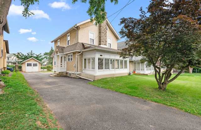 HALF MONTH FREE* Single family home with newly refinished hardwood floors throughout, gas fireplace, off-street parking, garage, private yard and unfinished basement! photos photos