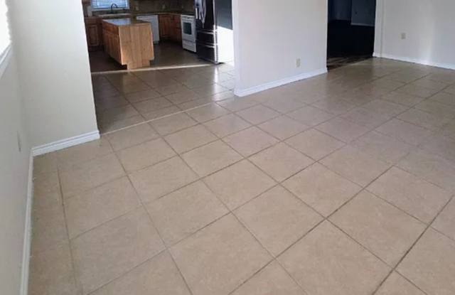 Spacious 3BR House in Bridge City Gallery 3
