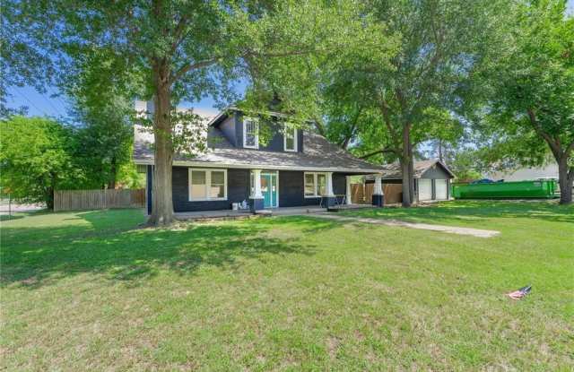 201 E Pecan Street - 201 East Pecan Street, Edgewood, TX 75117 201 E Pecan Street - 201 East Pecan Street, Edgewood, TX 75117