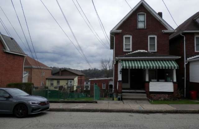 225 W 10th - 225 West 10th Avenue, Tarentum, PA 15084