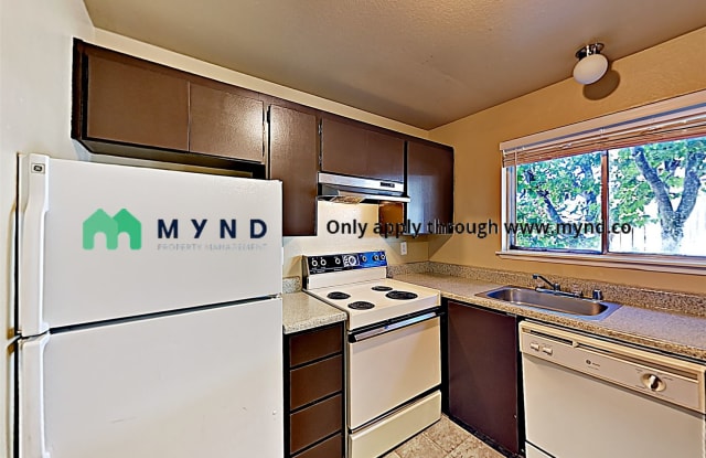 4028 S Warner St Apt 4 - 4028 South Warner Street, Tacoma, WA 98409