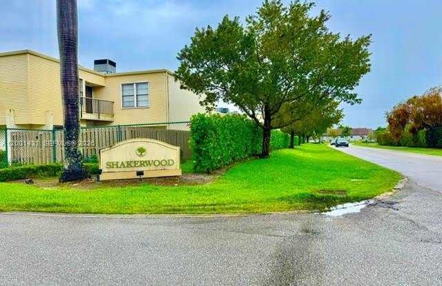 1569 Shaker Cir photos photos