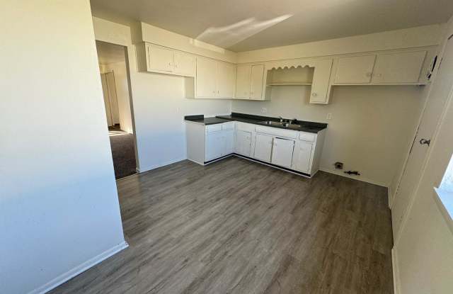 8924 West Carmen Avenue - 4 photos photos