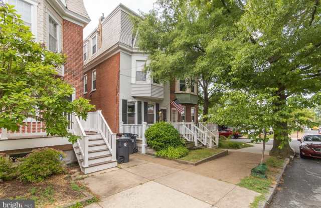 1333 N DUPONT photos photos