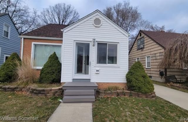 241 DeVillen Avenue - 241 De Villen Avenue, Royal Oak, MI 48073