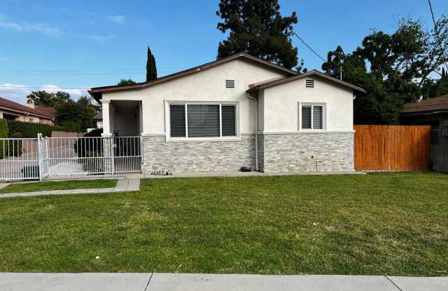 Beautiful 3 Bed 2 Bath House for Rent in Whittier with Central AC photos photos