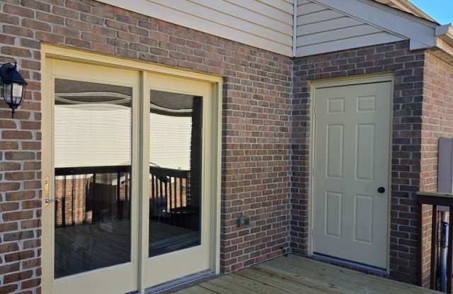 Remodeled 2Bedroom Townhouse Gallery 4
